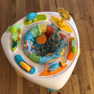 Baby play stand